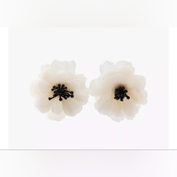 Zara Woven Flower Beaded Earrings - Picture 3 of 4
